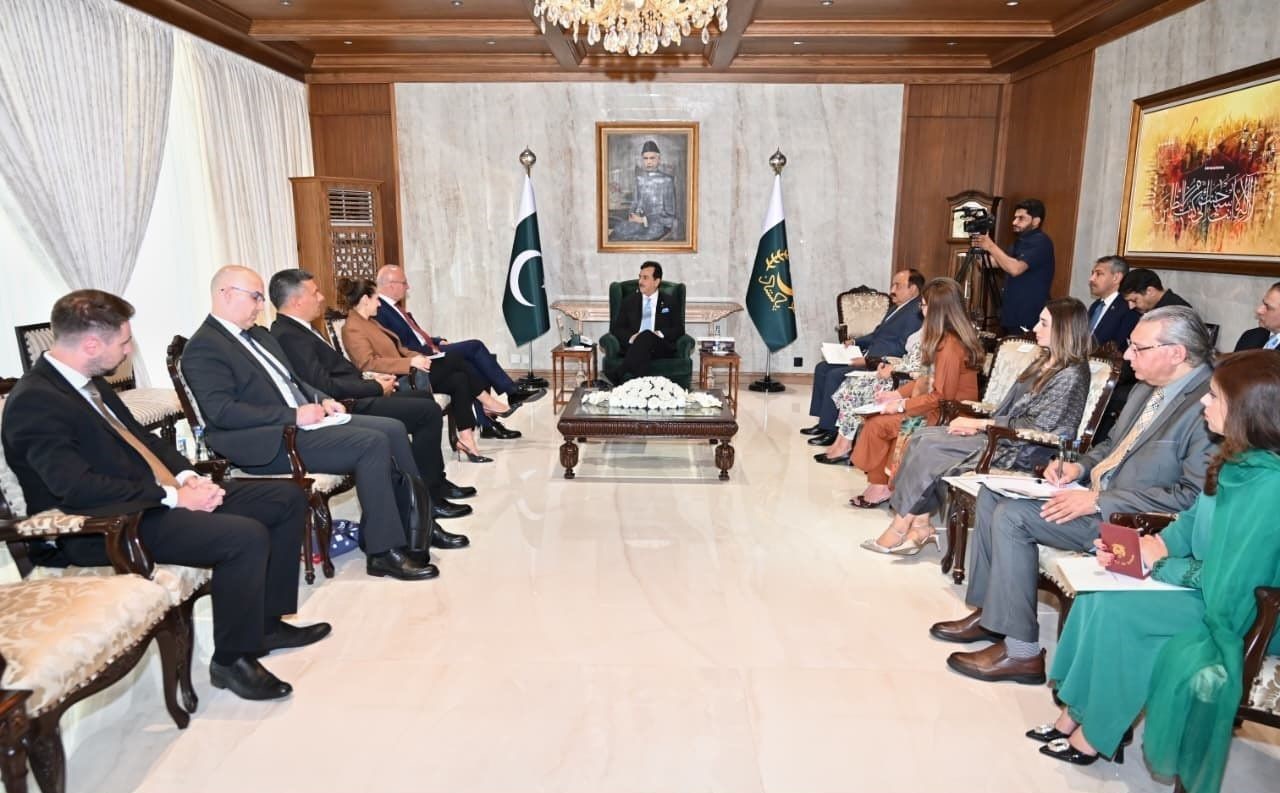 Acting President Syed Yousuf Raza Gilani meeting Dr. Gordan Grlić Radman, Minister for Foreign and European Affairs of the Republic of Croatia at Aiwan-e-Sadr.