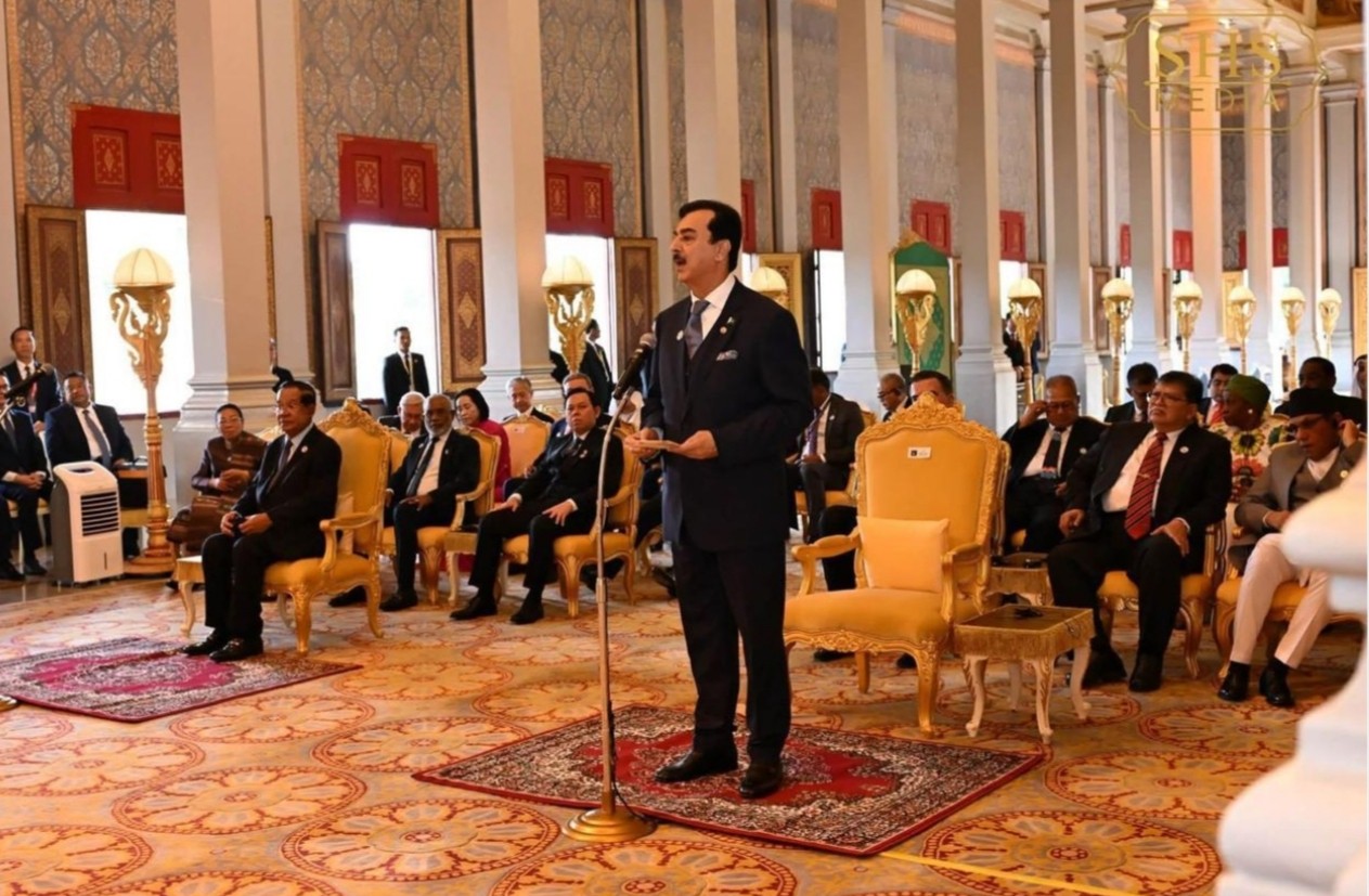 Chairman Senate of Pakistan and Founding Chairman of the Inter-Parliamentary Speakers' Conference (ISC), Syed Yousaf Raza Gilani, speaking at the Royal Audience at the Throne Hall of the Royal Palace in Phnom Penh on the sidelines of the 2nd Inter-Parliamentary Speakers' Conference.