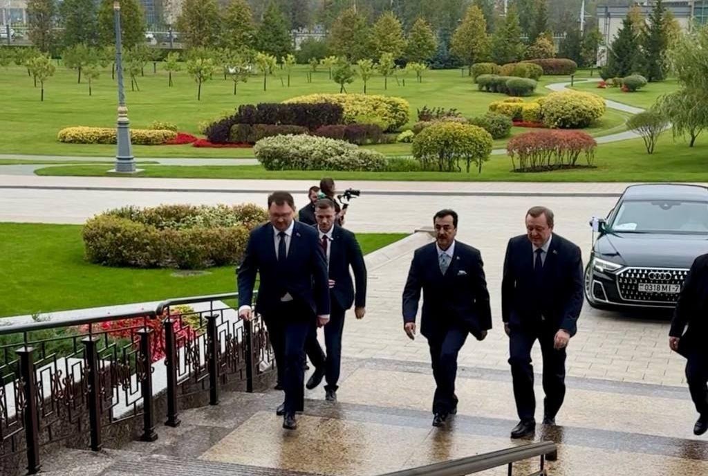 Chairman Senate, Syed Yousaf Raza Gilani, coming for laying a wreath at the foot of the Victory Monument, paying tribute to the feat of the heroes who defended peace and freedom in Minsk, Belarus.